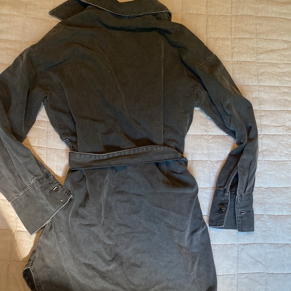 Black trench Jean jacket with belt. - Picture 4 of 4